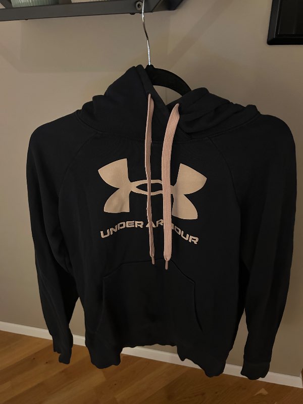 underarmor peysa