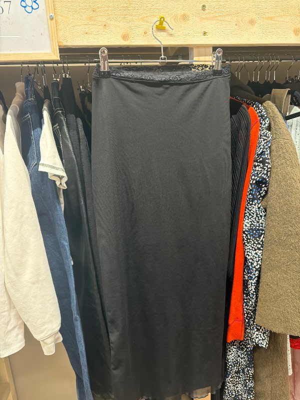 Svart top shop pils með blúndu