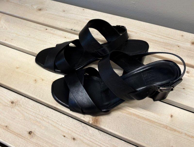 Skór/svartir Billi bi sandalar